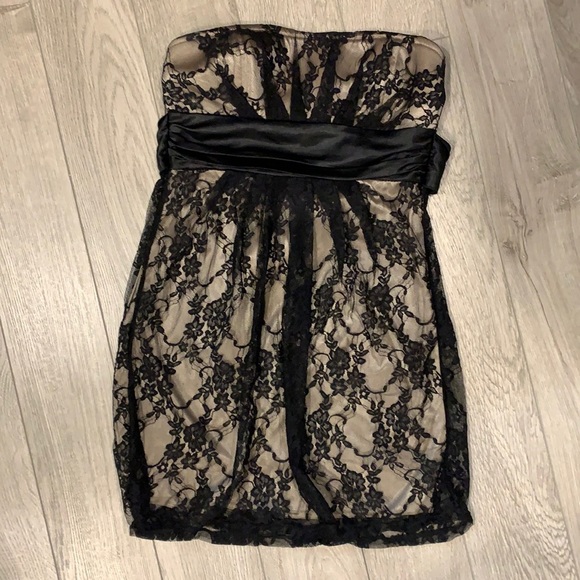 Black Lace Strapless Dress - Picture 1 of 6